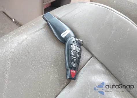 2011 Chrysler Town & Country Limited from USA, damaged, VIN 2A4RR6DGXBR667412